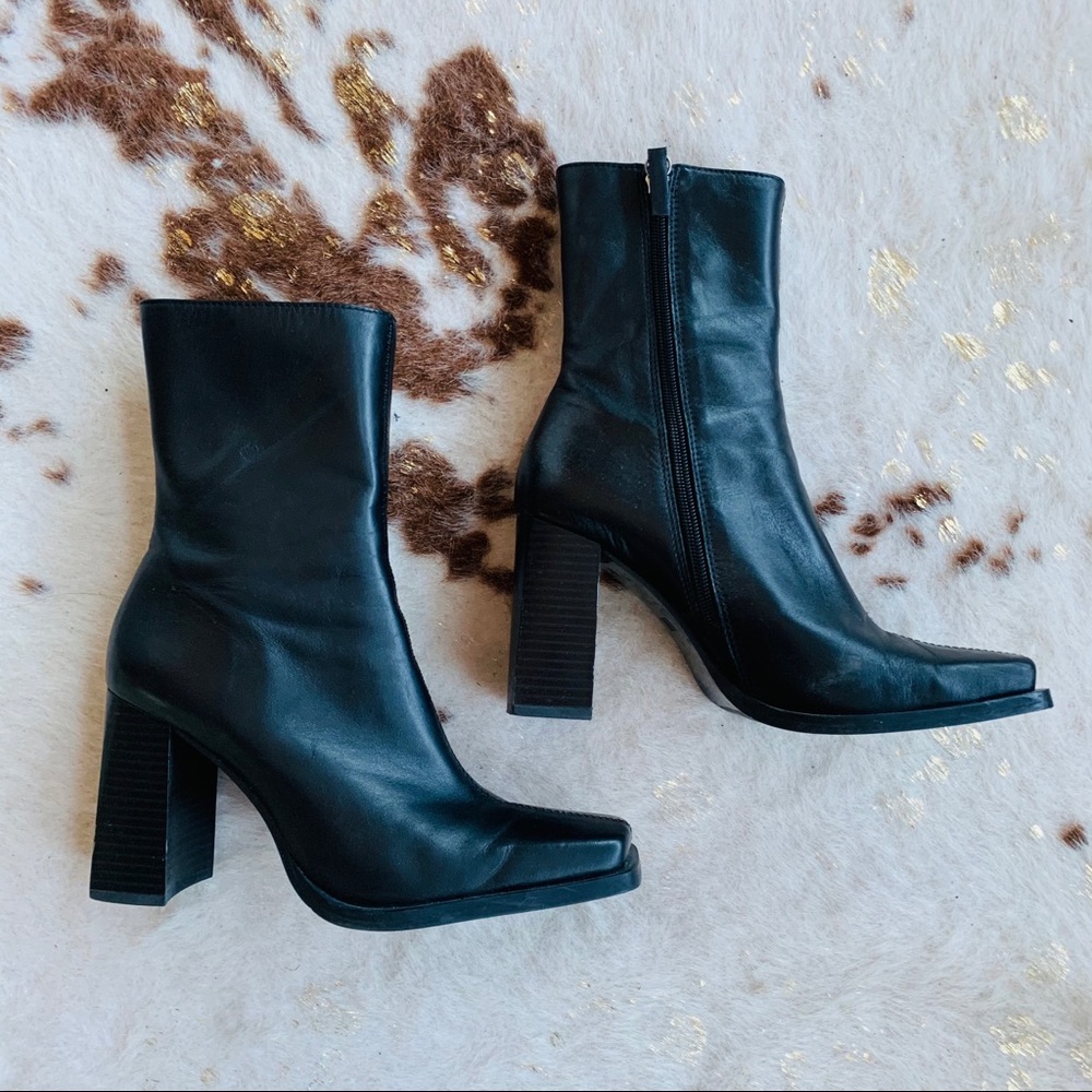 Zara Heeled Leather Square Toe Ankle Boots